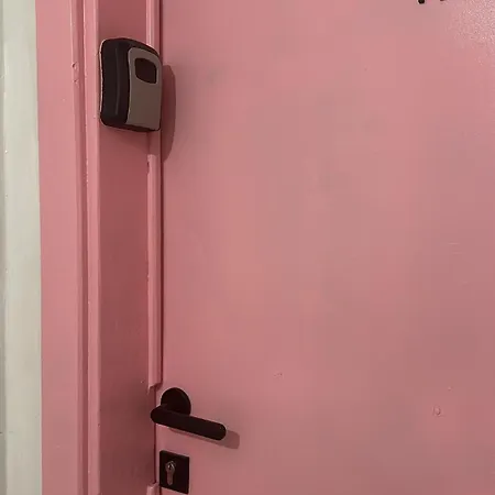 شقة 17 وارسو